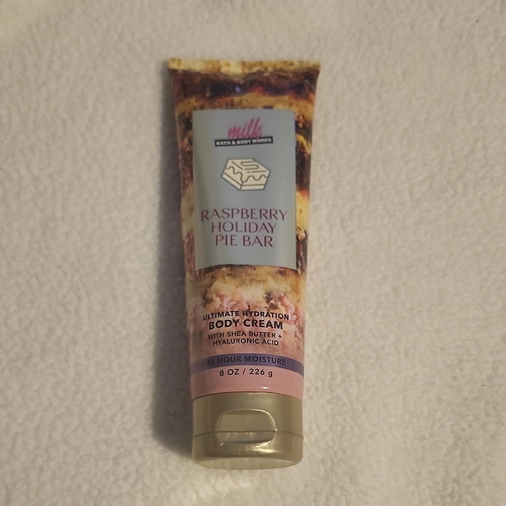Bath & Body Works Raspberry Holiday Pie Bar Body Cream - Pink & Gold